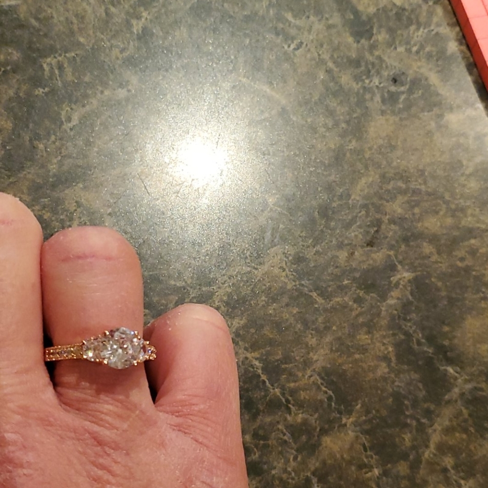 Rose gold plated stunning ring!